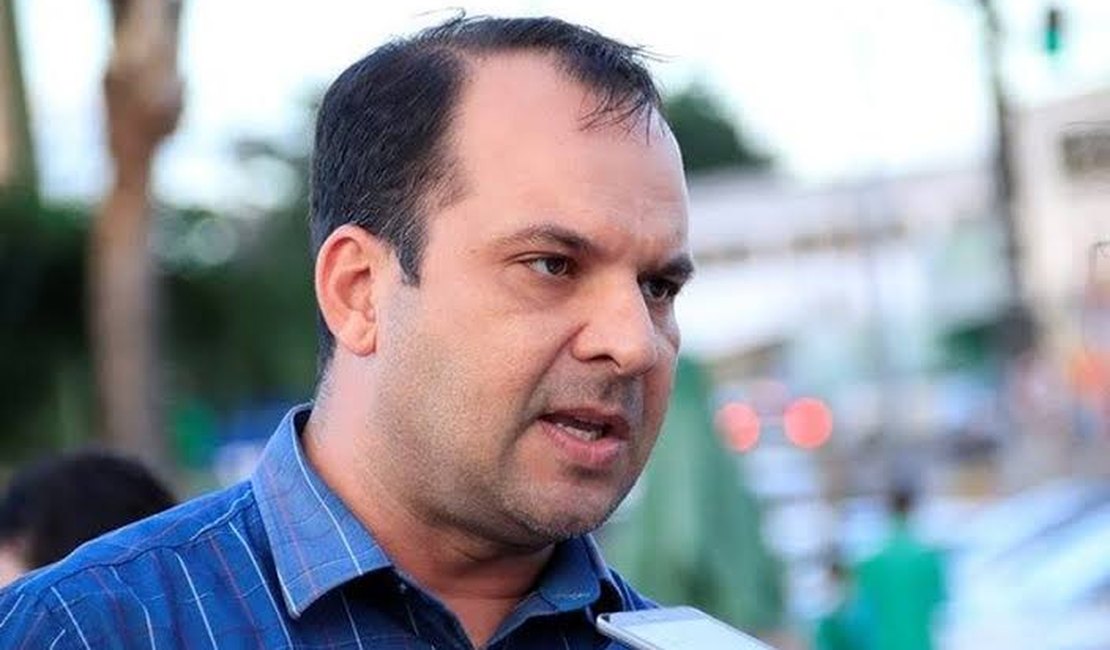 Francisco Sales critica cenário de desemprego e cobra mudanças no ambiente econômico