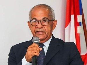 Prefeito propõe aumentar alíquota previdenciária de servidores de Japaratinga