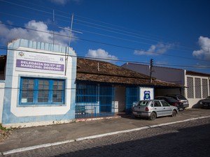 Casal é preso em flagrante pegando encomenda de drogas na Massagueira, em Marechal Deodoro 