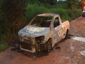 Comerciante tem carro incendiado em Delmiro Gouveia