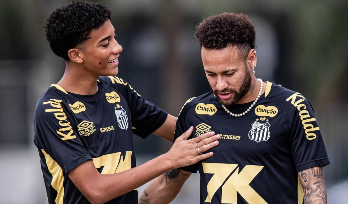 Na prisão, Robinho descobre agressão de Neymar ao filho e se revolta