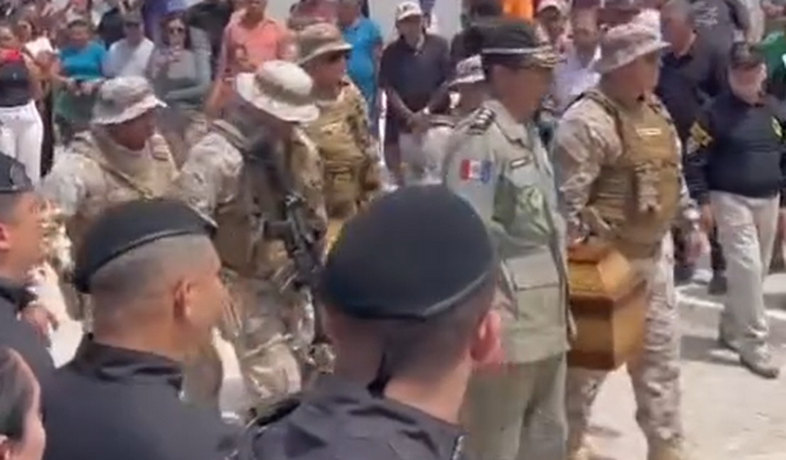 [Vídeo] Sargento Oliveira é sepultado com honras militares em Santana do Ipanema