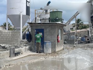 IMA multa empresas por danos ambientais perto do berçário de peixes-bois em Porto de Pedras