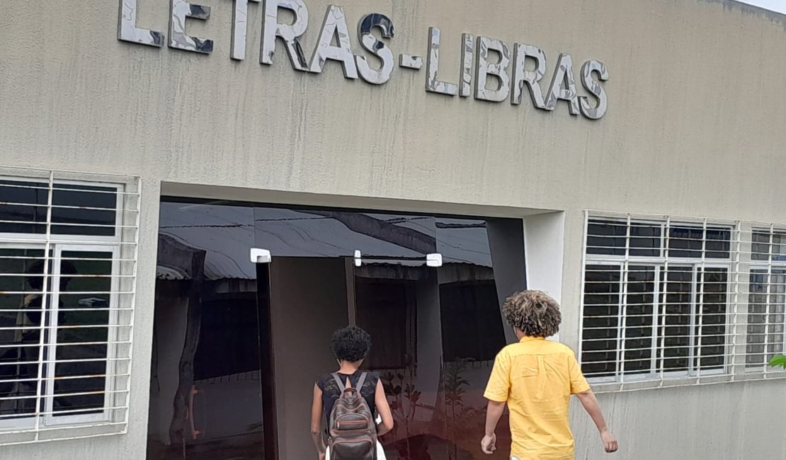 Curso de Letras-Libras da Ufal celebra dez anos com evento internacional