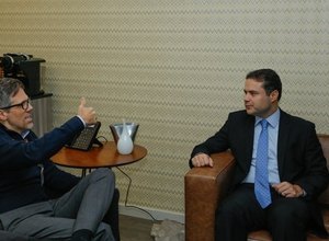 Governador discute ampliação da malha aérea da Gol em AL