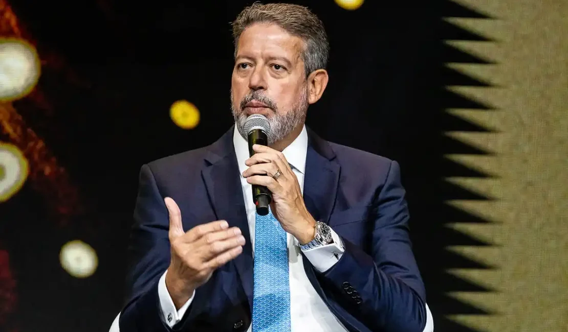 Arthur Lira adia relatório da reforma do Imposto de Renda para ‘baixar a poeira’