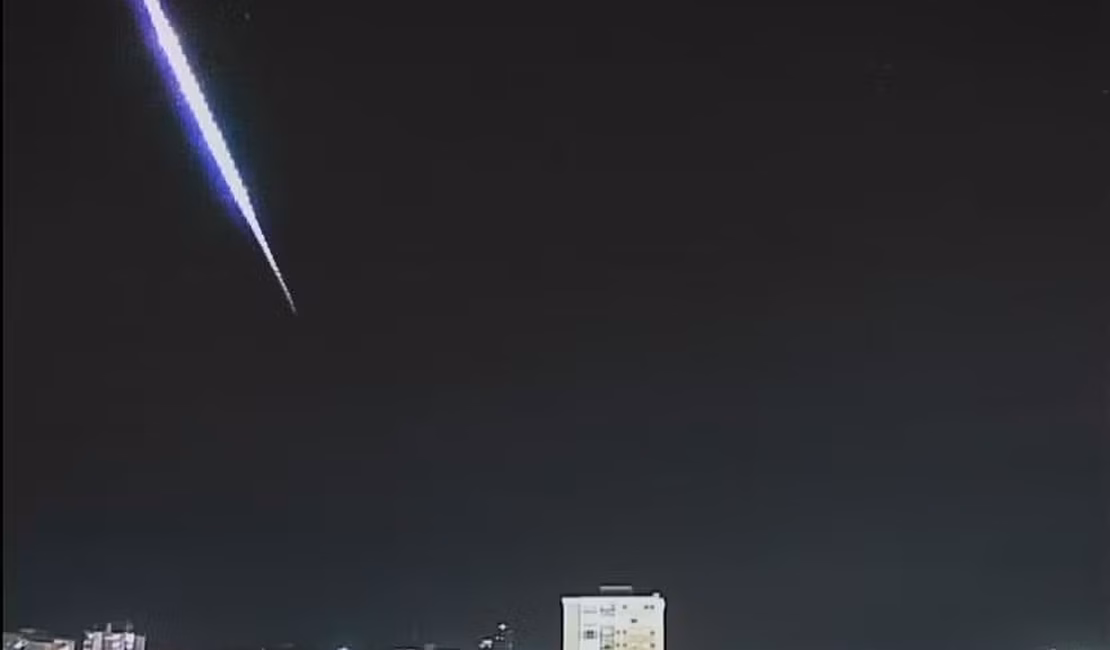Chuva de meteoros Perseidas deixa rastro luminoso no céu do RS