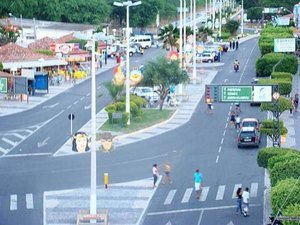 Criminosos assaltam estabelecimento comercial em Delmiro Gouveia e levam R$ 15 mil
