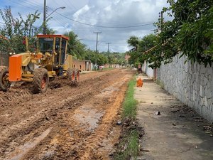 Prefeitura de Maceió faz restaurações em rua no bairro de Ipioca