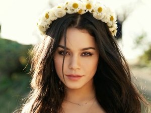 Como customizar uma headband de flores para o carnaval