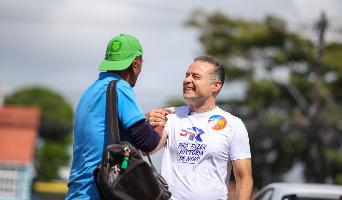 Renan Filho vai às ruas de Maceió para ouvir demandas e apresentar propostas
