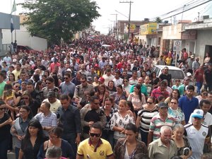 Sepultamento de PM morto em acidente comove multidão em Girau do Ponciano