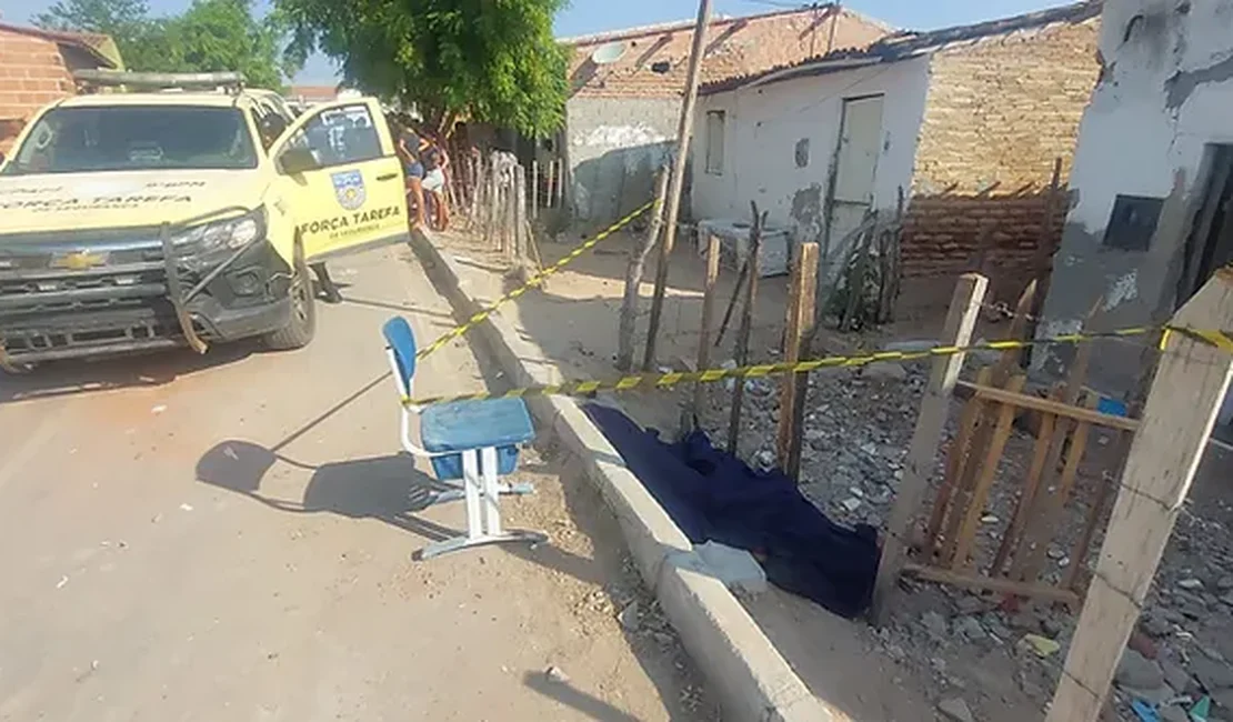 Suspeito de matar homem no bairro Ponto Chique, em Delmiro Gouveia, se apresenta à polícia