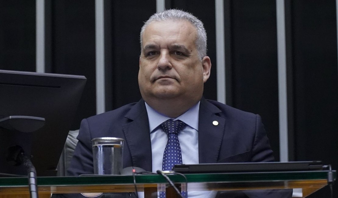 Ministro Padilha desiste de cargo em associação após requerimento do deputado Alfredo Gaspar