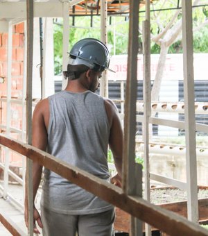 Ação deve alfabetizar trabalhadores da construção civil em Maceió a partir de julho