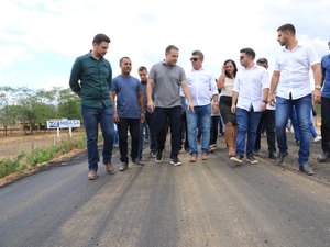 Obras de pavimentação avançam nos municípios de Pindoba e Belo Monte