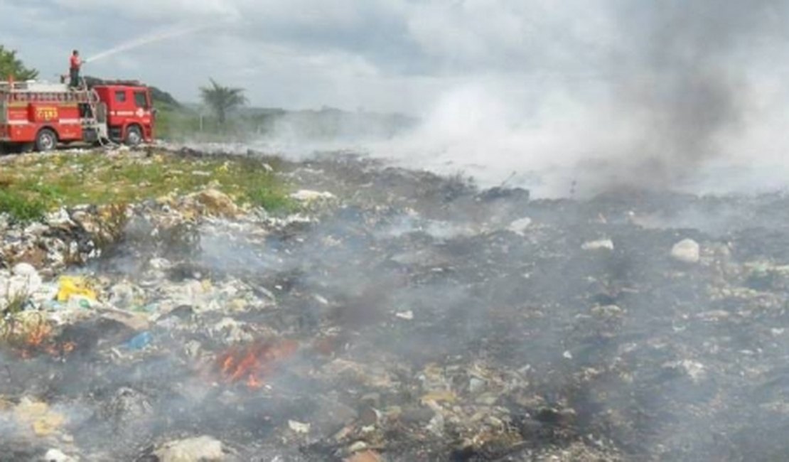Fumaça de lixão de povoado de Limoeiro de Anadia revolta moradores da região