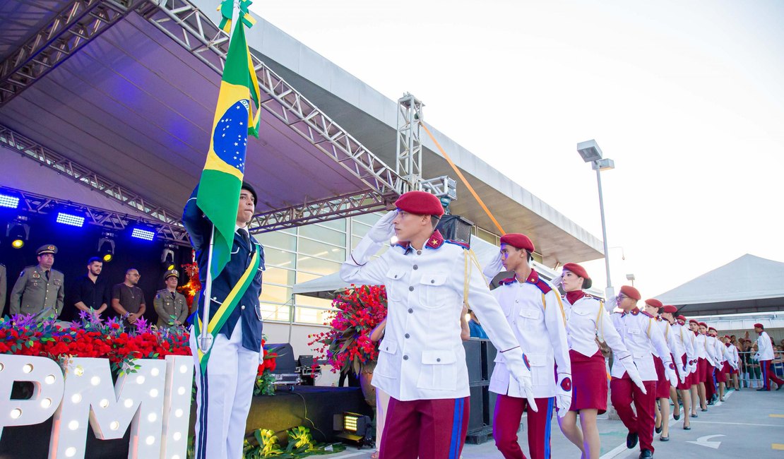 Colégio da Polícia Militar de Arapiraca celebra formatura de concluintes do Ensino Médio