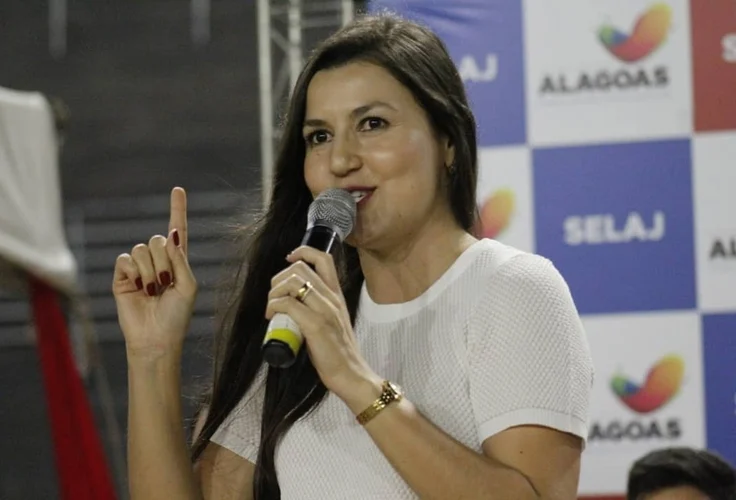 Ex-secretária de Renan Filho quer voltar à política, mas encontra dificuldades