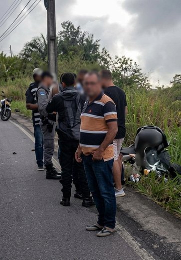 Mulher morre em acidente de moto no Fernão Velho, em Maceió