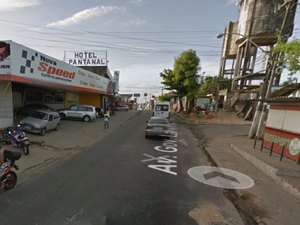 [Vídeo] Homem é atropelado na Avenida Governador Lamenha Filho, em Arapiraca