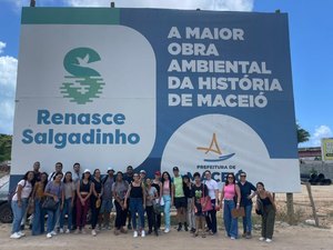 Universitários visitam canteiro de obras e conhecem projeto Renasce Salgadinho