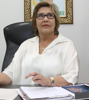 Célia Rocha encerra importante ciclo de Arapiraca