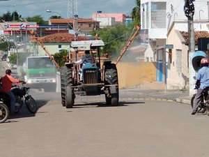 Trabalho de desinfecção de ruas continua sendo realizado em Major Izidoro