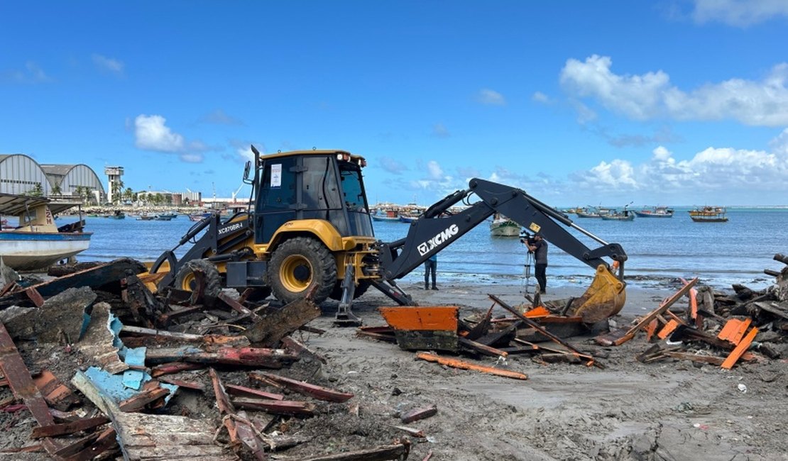 Segurança Cidadã remove estruturas irregulares no Centro Pesqueiro do Jaraguá