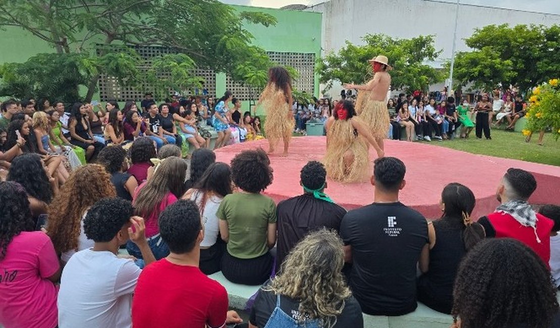 Interarte reúne teatro, exposições, música e dança em Maragogi