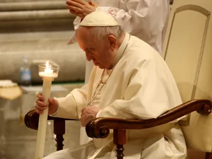 Papa Francisco critica “Páscoa de guerra” e pede paz para Ucrânia em homilia