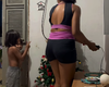 Mãe monta a primeira árvore de Natal com os filhos e emociona