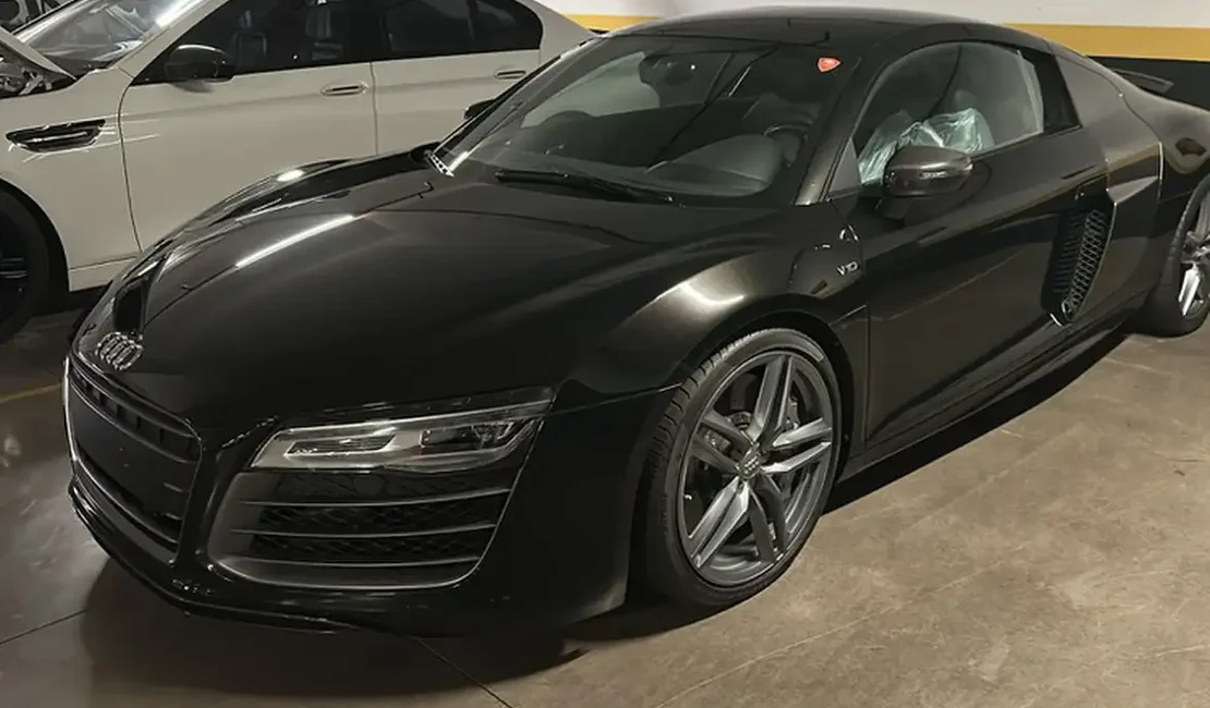 Polícia Federal apreende carros de luxo em operação contra Careca do INSS