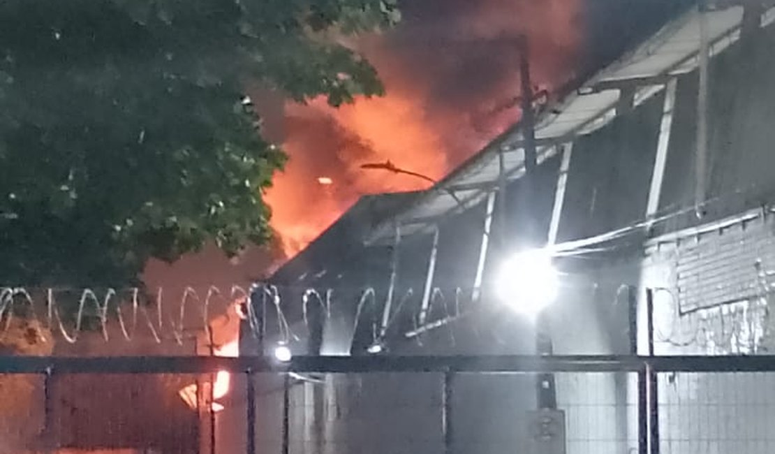 Fábrica no Distrito Industrial já havia registrado incêndio semelhante em 2024