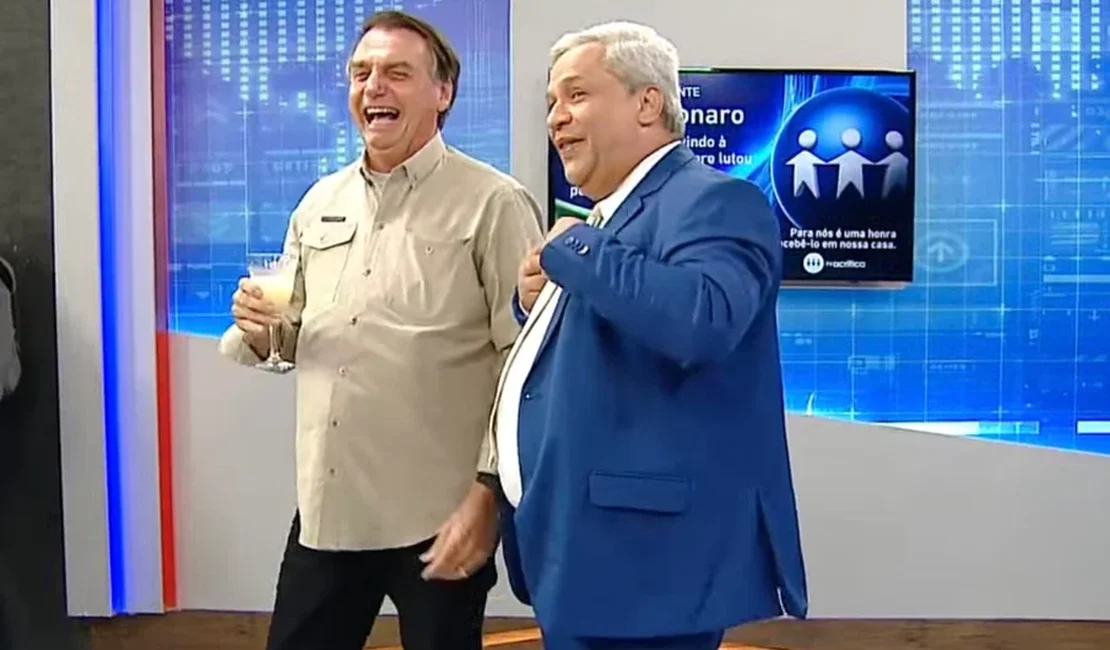 Bolsonaro participa de programa de Sikêra Júnior