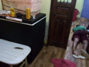 Homens fortemente armados invadem residência e deixam três feridos e uma vítima fatal em Messias