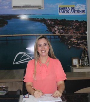 Coronavírus: prefeita da Barra de Santo Antônio anuncia corte de 50% de seu salário