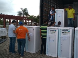 Messias e Minador do Negrão recebem campanha de troca de geladeiras da Equatorial