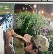 [Vídeo] Câmeras registram homem furtando fios de energia de ar-condicionado em escola de Maceió