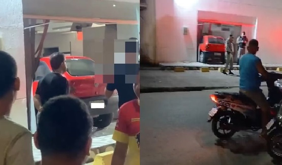 Motorista foge após carro destruir fachada de agência bancária em Atalaia