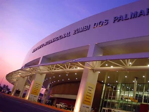 Mulher furta loja do aeroporto  Zumbi dos Palmares e é impedida de viajar