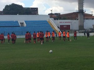 Moto Club treina e Leston Júnior espera ASA retrancado