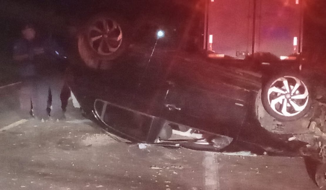 Motorista morre após perder ocontrole da direção e capotar veículo em Estrela de Alagoas