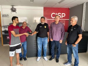 Policiais civis de Messias recuperam em menos de doze horas, celular roubado no centro da cidade