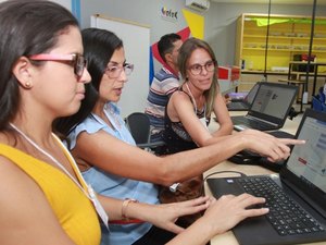 Seduc promove formação em recursos tecnológicos para mais de 1.400 professores