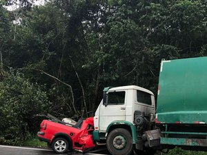 Três homens morrem em acidente na BR-101, em Pilar