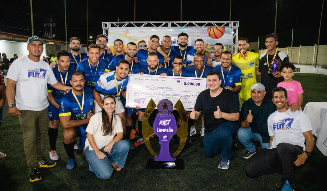 Prefeito Carlos incentiva garra e talento na grande final da 1ª Copa Riolarguense de Fut7