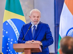 Lula chega a Cuba para encontro do grupo G77 e a China