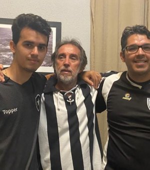 Arapiraquense apaixonado pelo Botafogo vai de carro para o RJ assistir aos jogos do Glorioso pelo Carioca