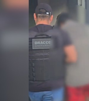 [Vídeo] Padrasto que estuprou enteada de quatro anos é preso no Benedito Bentes